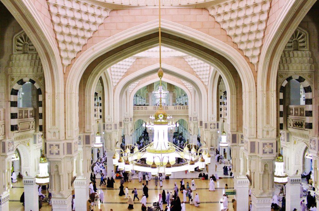 Crucial Aspects To Consider While Choosing Umrah Packages